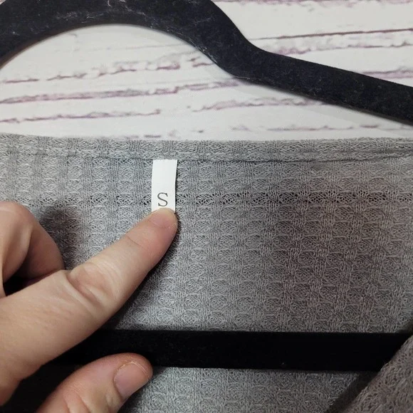 Boutique Gray Floral Sleeve Boho Waffle Knit V-Neck Pullover Sweater Woman Small - Picture 5 of 6